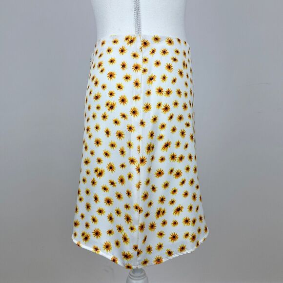 WeWoreWhat Satin Mini Slip Skirt Ditsy Floral Daisies White Revolve XS NWT - Picture 9 of 11